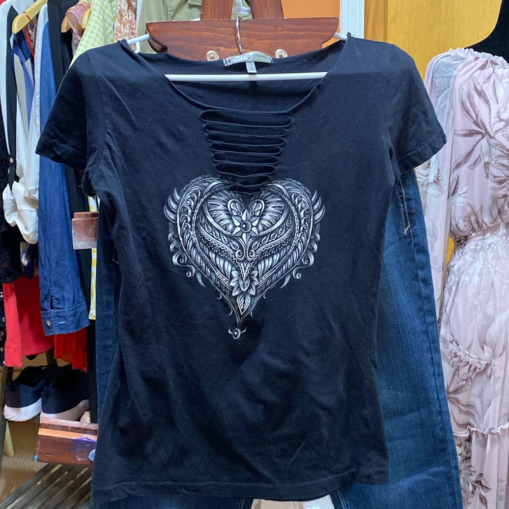 Black Tee With wings